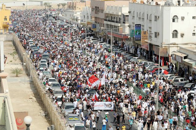 التغطية الشاملة لكسار فـاتحة الشهيد علي جواد الشيخ و مسيرة الشموع - صفحة 3 Loc-m-1