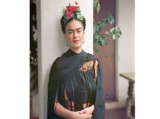 الفنانة المكسيكية فريدا كالو صاحبة السيلفي الأكثر بشاعة هزمها الموت أم هزمته فضاءات صحيفة الوسط البحرينية مملكة البحرين