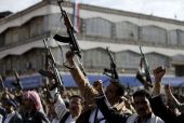 مصادر لـ«الحياة»: صالح إلى خارج اليمن وإعادة الحوثيين أسلحة الجيش