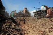 شاهد الصور... 4138 حصيلة قتلى زلزال نيبال حتى الآن