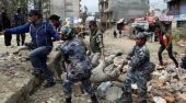 حصيلة زلزال النيبال تتخطى 7 آلاف قتيل
