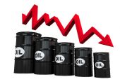 أسعار النفط تنزل عن 65 دولارا مع صعود العملة الأميركية