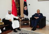 رئيس الأمن العام يشيد بدور الإتحاد الحر لنقابات عمال البحرين وتفهمه لمنع مسيرته حماية للأرواح والممتلكات