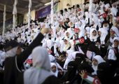 شاهد الصور... 2000 شاب وفتاة يحتفلون بزواجهم في عُرس جماعي في غزة بتمويل تركي