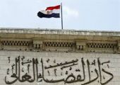 القضاء المصري يبطل قرار إسقاط تهم التآمر لقتل متظاهرين بحق مبارك