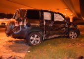 شاهد الصور ...إصابة 3 رجال أمن وشاب بحريني بتصادم مركبتين بكوبري السيف
