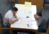 مكتبة جامعة البحرين تفتح أبوابها للطلبة السبت للمراجعة