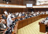 المناعي يدعو لتكوين لجنة عليا لمتابعة إعادة هيكلة اقتصاد البحرين وتنويع مصادر الدخل