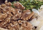 لهذه الأسباب.. تناول حفنة مكسرات يومياً