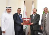 وزير الطاقة يتسلم العضوية الفخرية لجمعية المهندسين البحرينية
