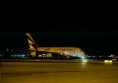 طائرة الإمارات الإيرباص A380 تهبط في البحرين   