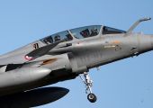 فرنسا تسلم مصر اول دفعة من ثلاث طائرات رافال