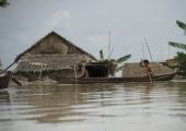 ميانمار تجلي الآلاف في أسوأ فيضانات تجتاح البلاد منذ عقود
