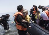 بعد إيطاليا.. سواحل اليونان خطوط مواجهة أمامية في استقبال اللاجئين