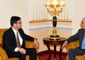 الوزير المطوع يؤكد اهتمام البحرين بتوطيد التعاون مع الصين