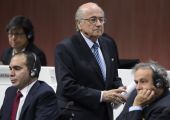 فضائح فيفا: بلاتر يكشف أن بلاتيني هدده بالسجن