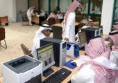 السعودية: إقبال ضعيف على قيد الناخبين في مكة والمدينة .. 319 ناخبا في يومين