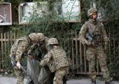 أفغانيان بزي عسكري يقتلان جنديين من قوات حلف شمال الأطلسي