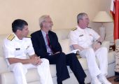 القائد العام يستقبل السفير الأميركي وقائد القوات البحرية الأميركية قائد الأسطول الخامس السابق والجديد	