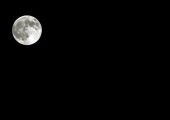 شاهد الصور..القمر يضيء السماء ويظهر أكبر من حجمه 14%