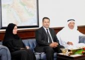 الوزير ميرزا يتواصل مع المواطنين والمراجعين ومتابعة طلباتهم واحتياجاتهم
