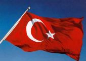 الوزيران المستقيلان من الحكومة التركية المؤقتة يتهمان السلطة بتشجيع 