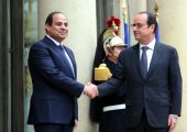 أولاند والسيسي يتفقان على صفقة بيع حاملتي طائرات ميسترال لمصر