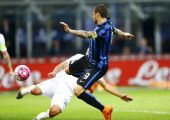 فيورنتينا يعرقل انطلاقة انتر وينتزع صدارة الدوري الإيطالي