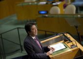رئيس الوزراء الياباني: يجب على اليابان أن تحل مشاكلها الخاصة قبل قبول أي لاجئين سوريين