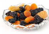 فوائد وأضرار الفواكه المجففة