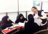 مركز جامعة الخليج العربي لخدمة المجتمع يختتم دورة تدريبية في مجال صعوبات التعلم