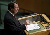 رئيس قبرص يقول انه يرى نافذة إلى حل للمشكلة القبرصية