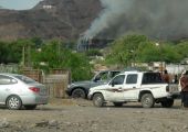 قناة العربية: تعرض فندق تستخدمه الحكومة اليمنية في عدن لقذائف صاروخية