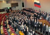 رئيس البرلمان الروسي: روسيا ستبحث توجيه ضربات جوية في العراق إذا طلب منها ذلك