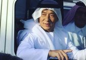 بالصور: جاكي شان يرتدي الزي الإماراتي