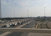 شاهد الصور ... ازدحام بحركة سير السيارات على شارع الشيخ عيسى بن سلمان