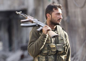 الجيش السوري ومجموعات من المعارضة يناقشون وقفا لأطلاق النار بالقرب من دمشق