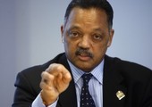 جيسي جاكسون يدعو لاستقالات بسبب إطلاق النار في شيكاجو على شاب أسود