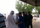 شاهد الصور... مواطنون ومقيمون يتوافدون على مقبرة كرانة لتشييع الحاج عيسى الأسود