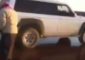 بالفيديو... سعودي يقود سيارته فوق بحيرة بعد تجمدها في حائل