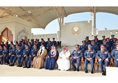 وزير الداخلية يشهد طابور العرض الذي أقيم بمناسبة يوم شرطة البحرين
