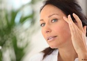 هكذا تقلل جفاف جلدك وتشققه في برد الشتاء القارس