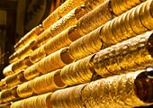 الذهب بعزز مكاسبه في ظل خسائر الأسهم والدولار