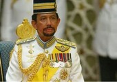 سلطان بروناي يحظر على المسلمين الاحتفال بالكريسماس