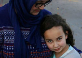 طفلة تدفع الأميركيين إلى مناهضة العنصرية ضد الإسلام