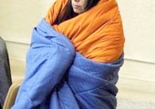 بالصور... نائبة لبنانية تناقش الرسوم الجامعية بـ «البطانية» في البرلمان