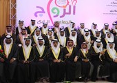 شاهد الصور... في أول زواج جماعي في 2016... 102 شاب وشابة يدخلون القفص الذهبي في البحير