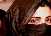 العروس الموريتانية ترتدي الأسود وتُخفى عن عريسها
