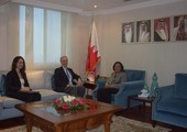 الصالح تستقبل السفير الأميركي لدى البحرين وتشيد بالعلاقات الثنائية بين البحرين واميركا