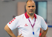 صالح بوشكريو يتجاوز مشكلته مع الاتحاد البحريني لكرة اليد